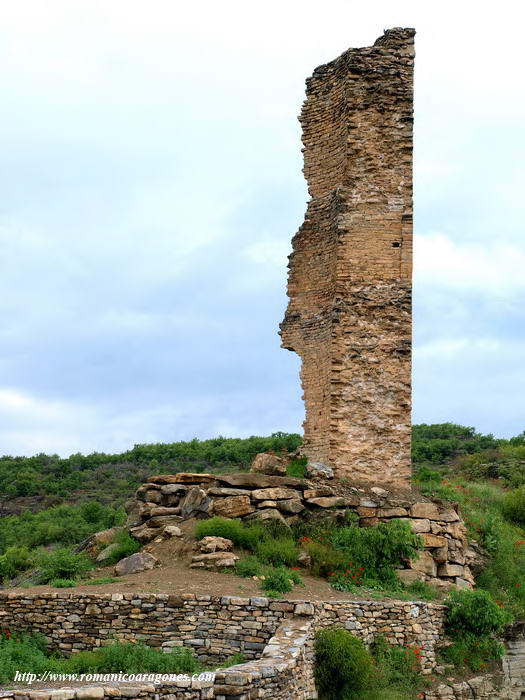 CASTILLO EN RUINAS TRAS SU NUEVO DERRUMBE
